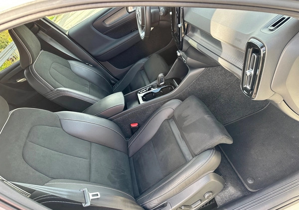 Volvo XC 40 cena 139900 przebieg: 38000, rok produkcji 2020 z Prusice małe 781